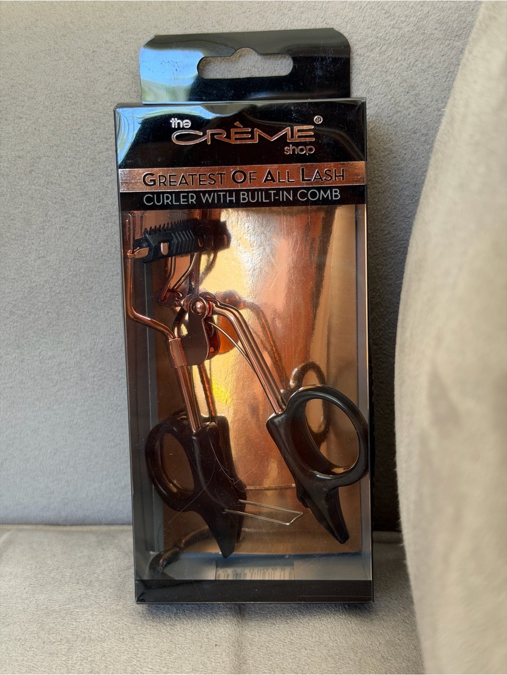 The crème shop greatest of all curler with built-in comb